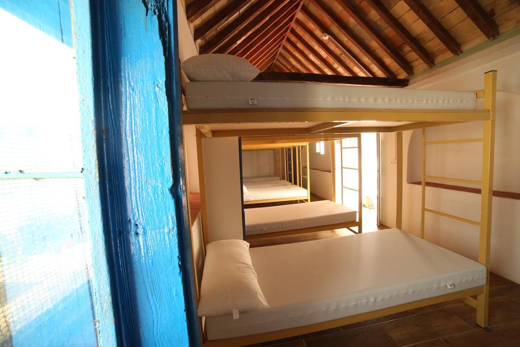 Wake Up In Tarifa Hostel & Restaurant Lounge Bilik gambar