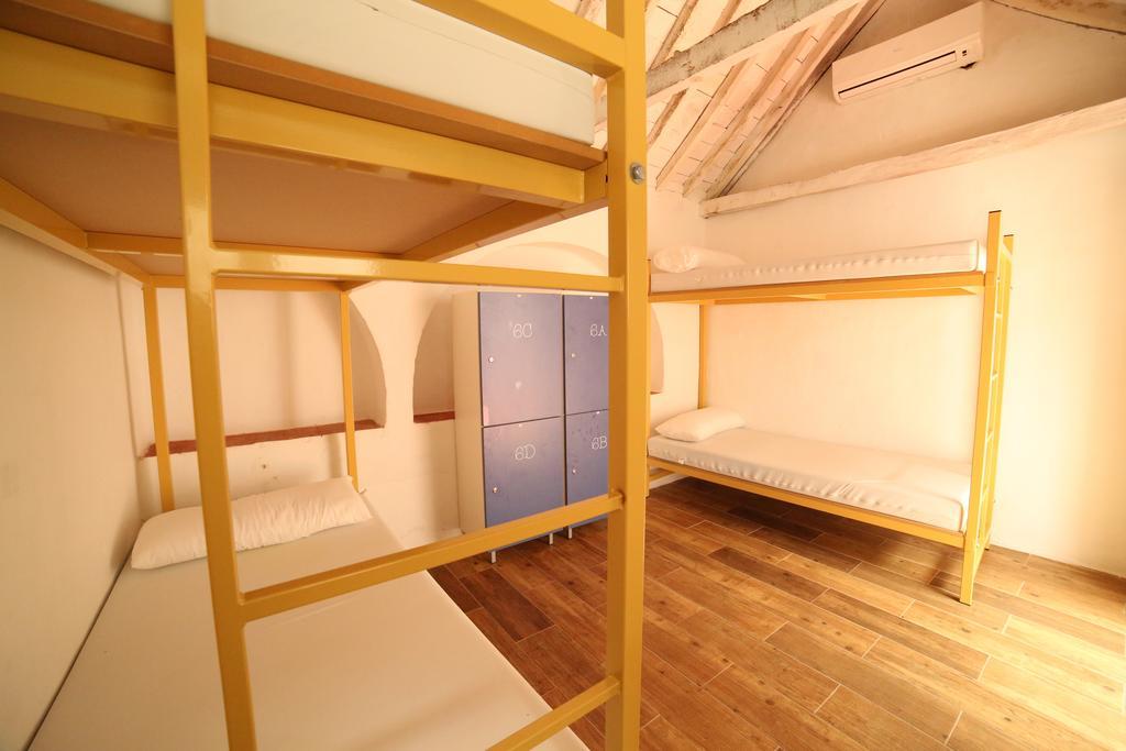 Wake Up In Tarifa Hostel & Restaurant Lounge Bilik gambar
