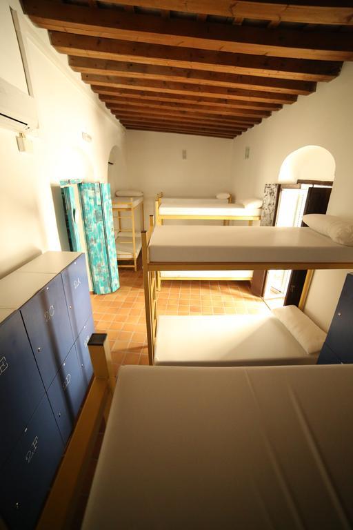 Wake Up In Tarifa Hostel & Restaurant Lounge Bilik gambar