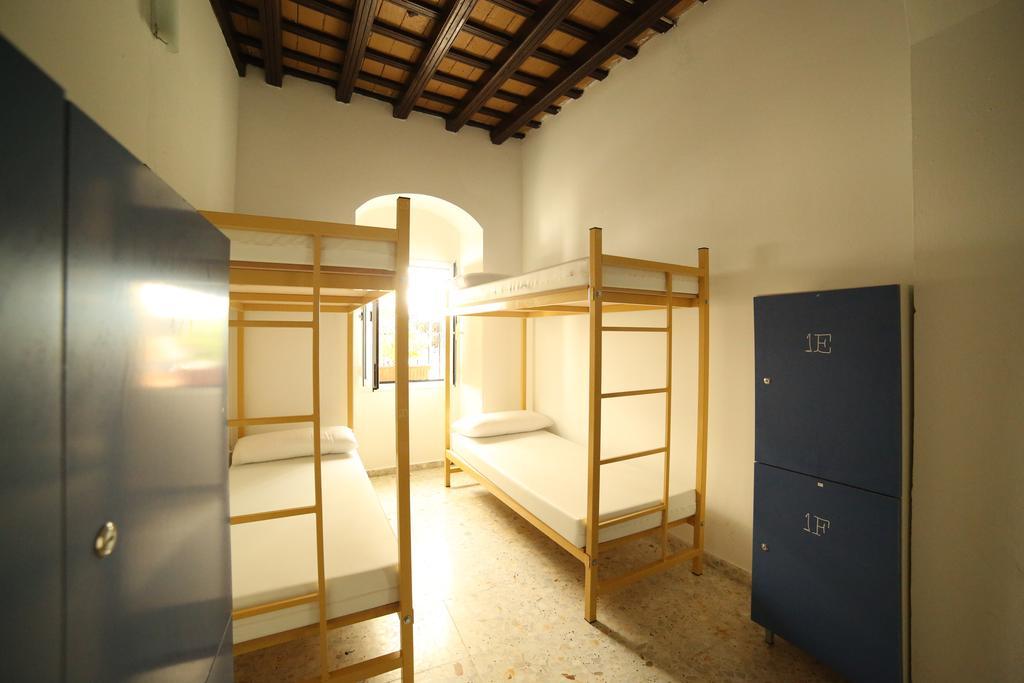 Wake Up In Tarifa Hostel & Restaurant Lounge Bilik gambar